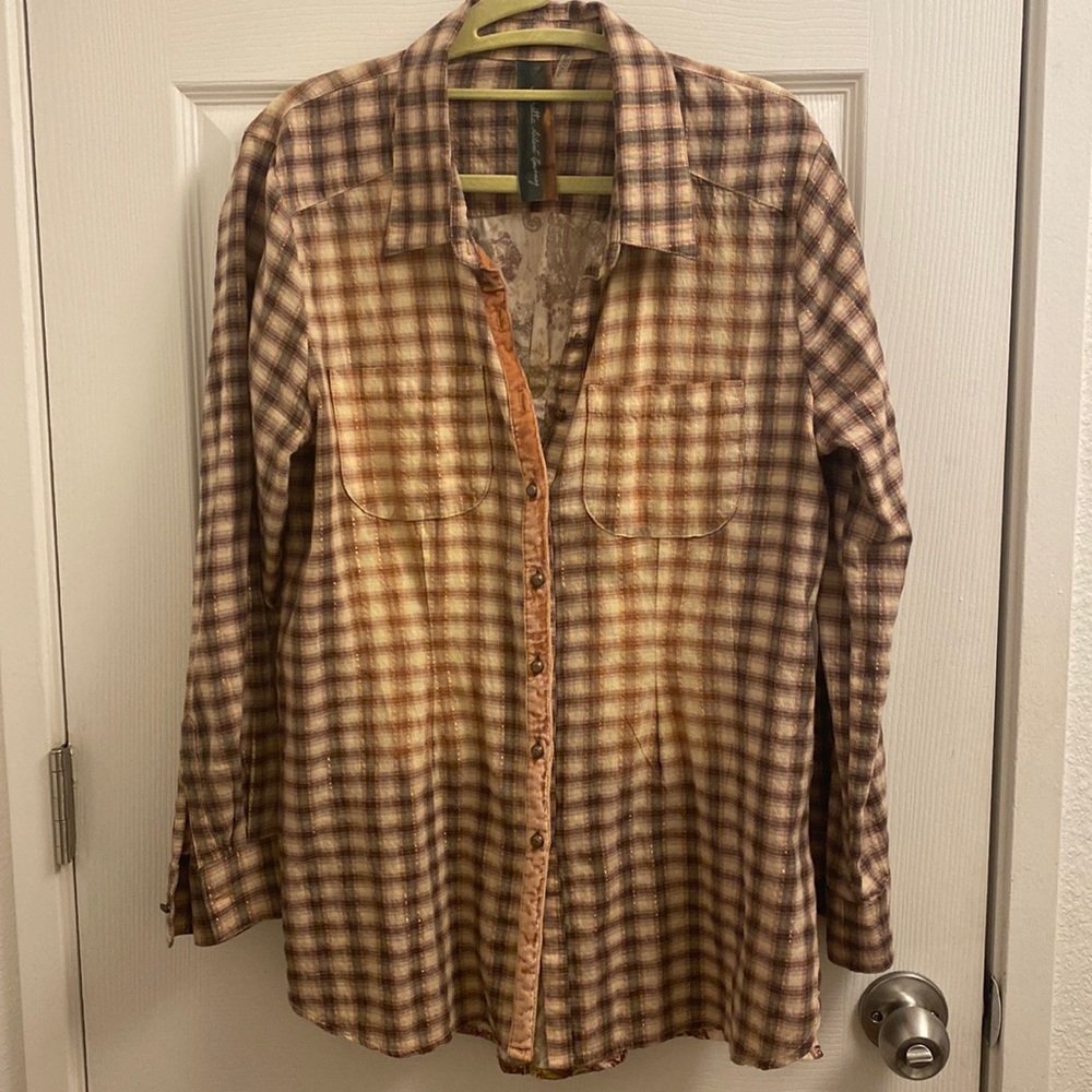 Aratta Silent Journey button down top.